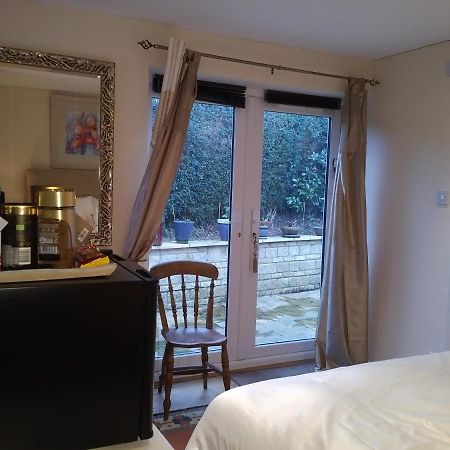 Sunny Patch Bed & Breakfast สเตราด์ ภายนอก รูปภาพ