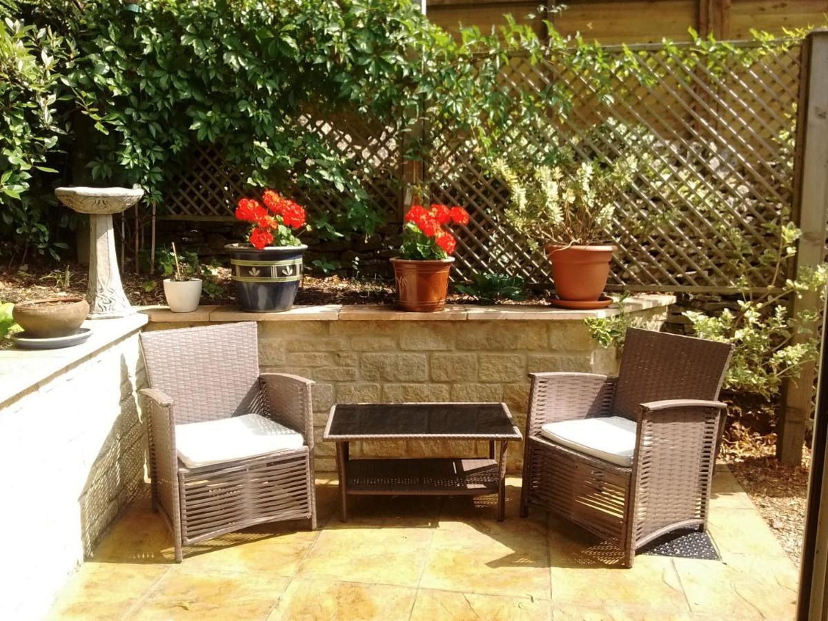 Sunny Patch Bed & Breakfast สเตราด์ ภายนอก รูปภาพ